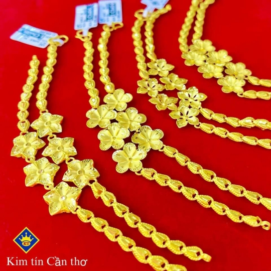 Lắc Hoa Mai KTJ082